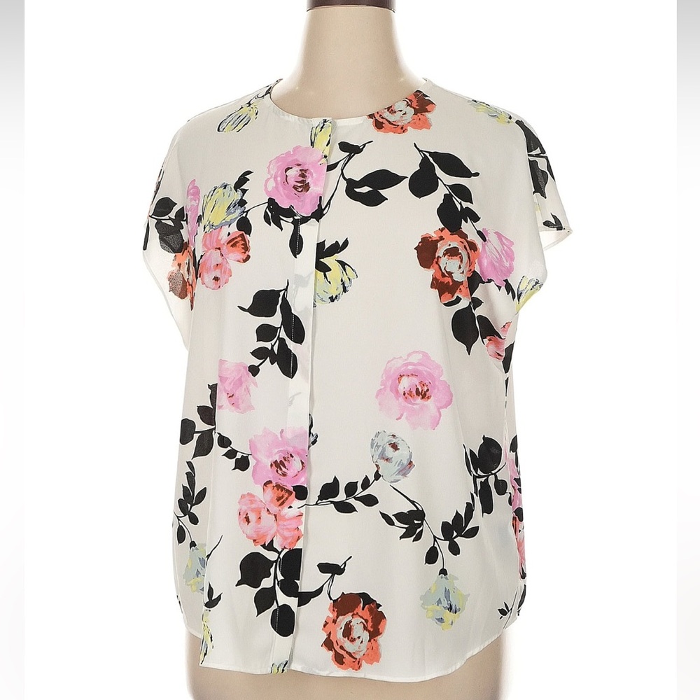 🔜 
Apt. 9 White Floral Blouse with Pink and Red Accents